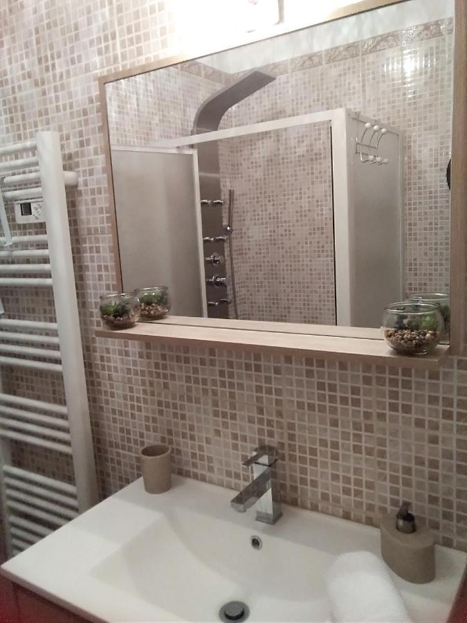 Le Petit Patio Bed and Breakfast Aigues-Mortes Εξωτερικό φωτογραφία