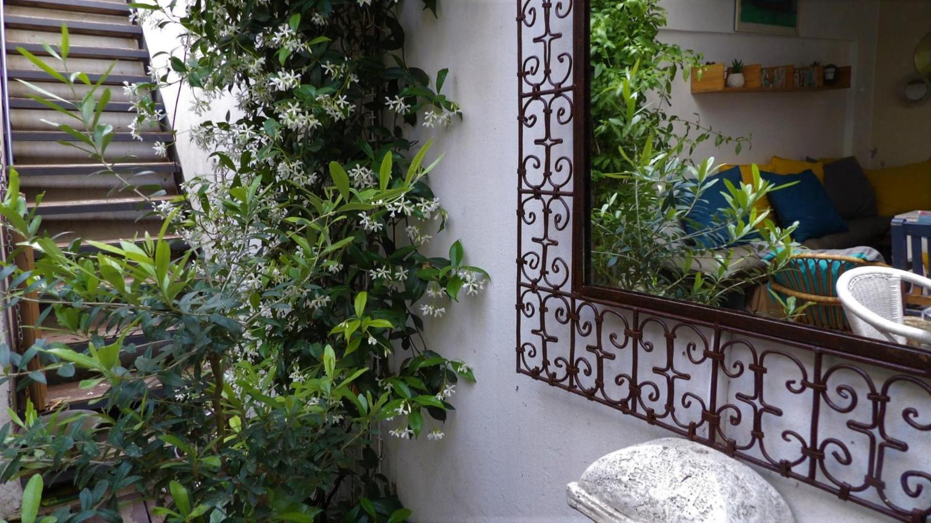 Le Petit Patio Bed and Breakfast Aigues-Mortes Εξωτερικό φωτογραφία